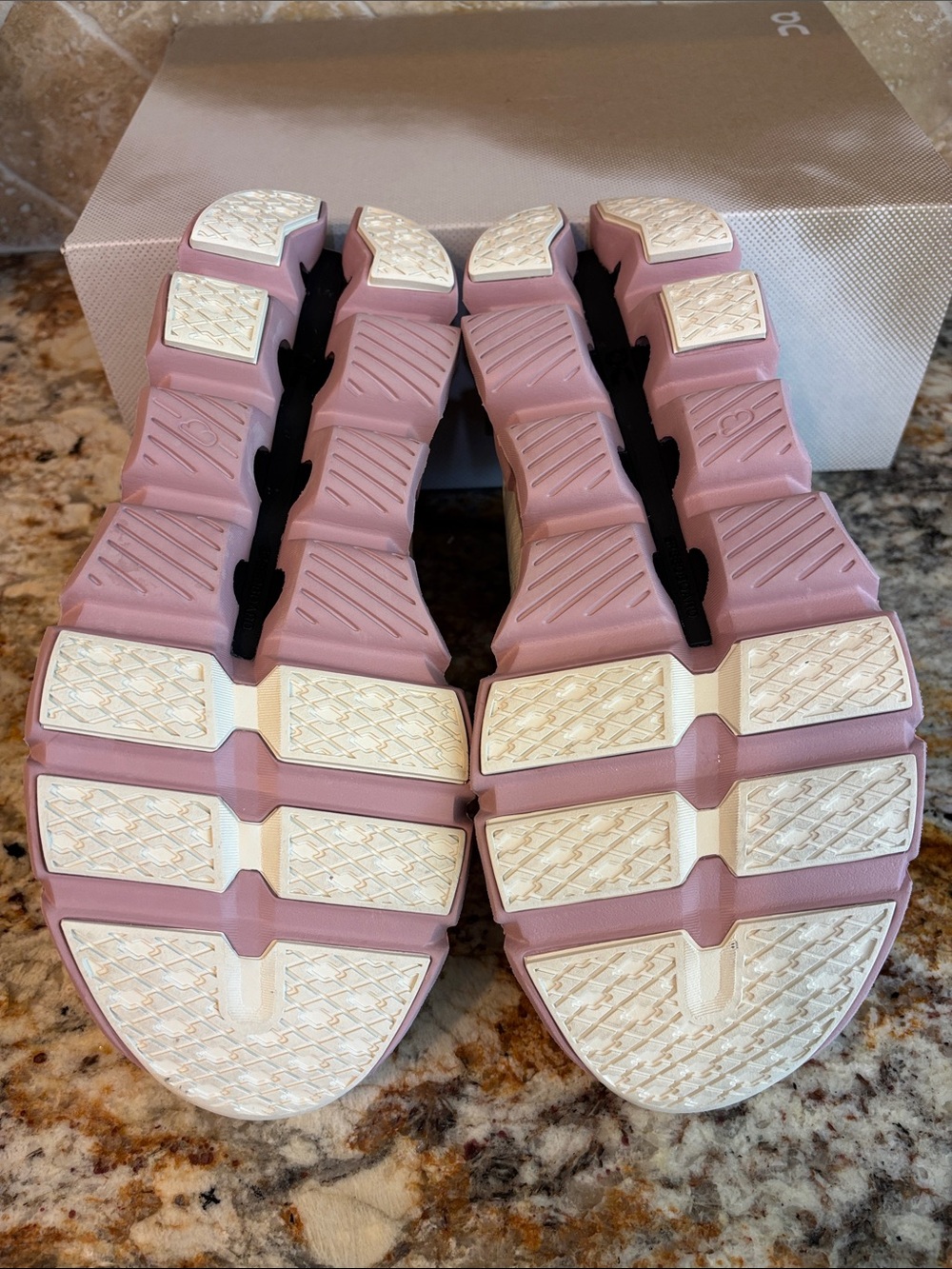 On Running Women's Cloudswift 4 Running Shoes Size 9 - Picture 3 of 11